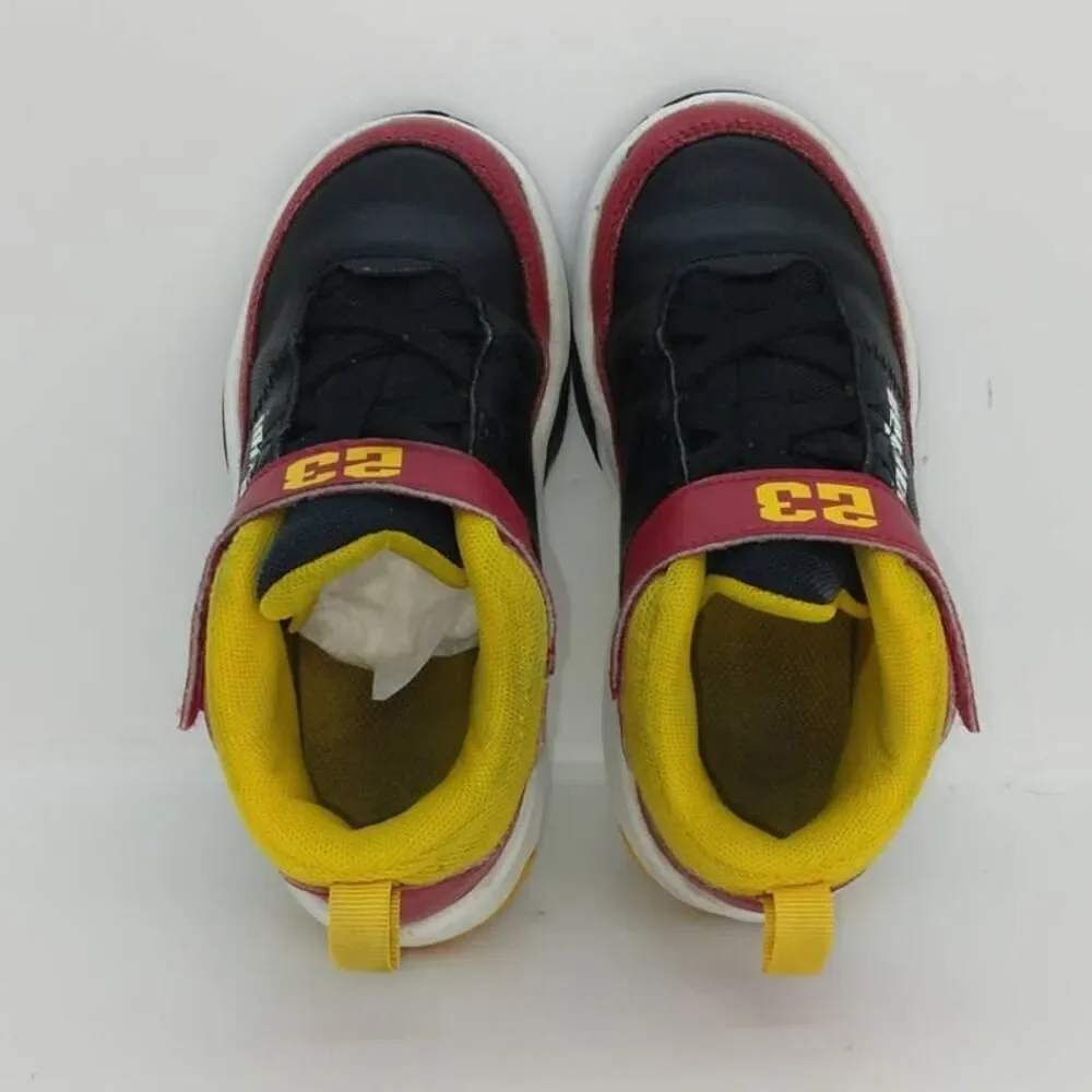 NIKE AIR JORDAN Max Aura 3 PS Boys Black/Red/Gold Sneakers - Size: 11C